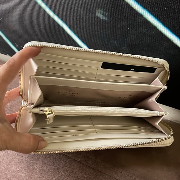 Kate Spade Quilted long white wallet - Picture 4 of 9